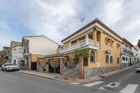 FANTÁSTICA CASA EN BOLA DE ORO