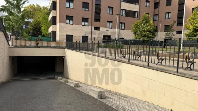 Plaza de Garaje en San Sebastián - (Trastero Opcional) — 3