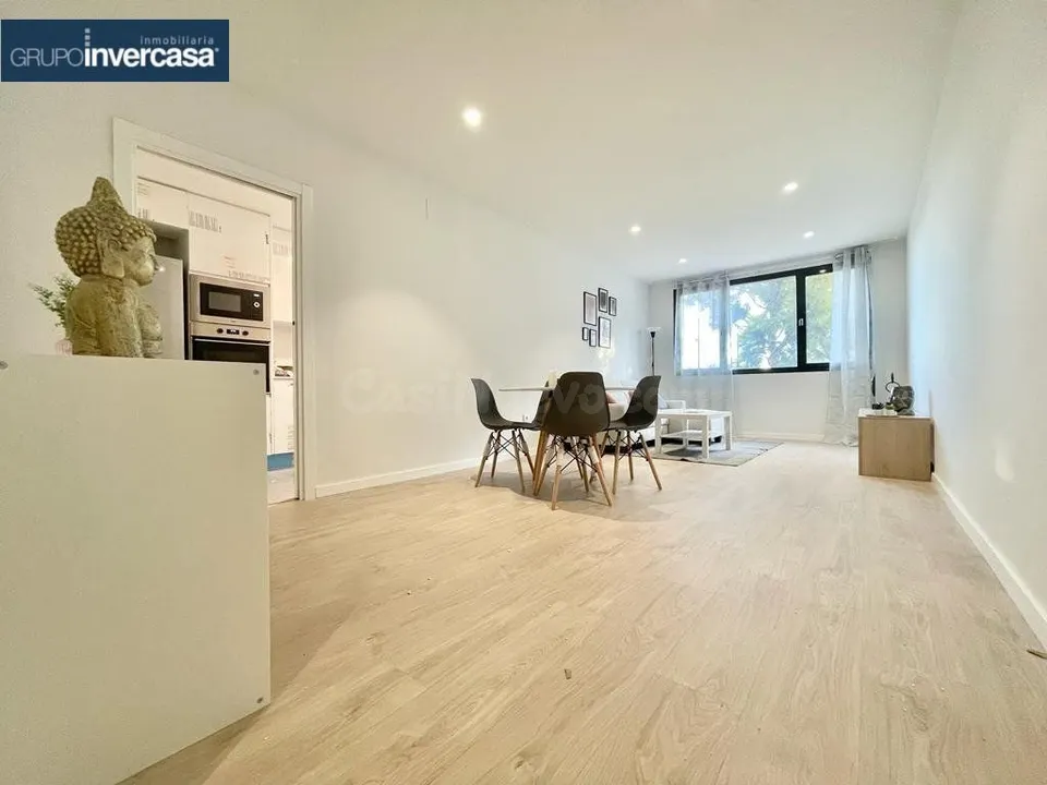 Vivienda seminueva con plaza de aparcamiento situada en Plaza San Rafael de Quart de Poblet (Valencia).