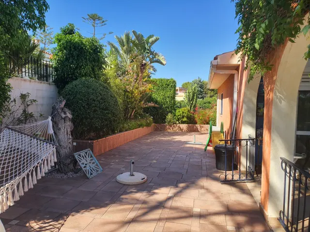 Chalet individual en una de las urbanizaciones mas exclusivas de Benidorm — 15
