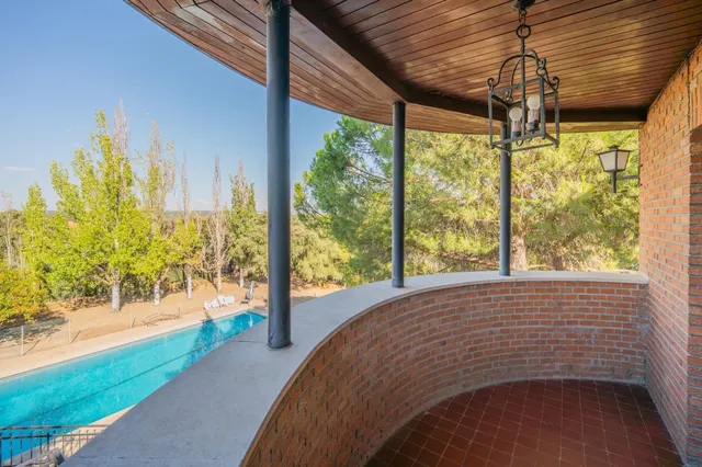 Mansión residencial: Privacidad, naturaleza y gran potencial en Villanueva de la Cañada — 49