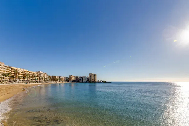EXCLUSIVA OPORTUNIDAD | CHALET 4 DORMITORIOS | JARDÍN EN ESQUINA | SOLÁRIUM | PISCINA | ALTOS DE LA BAHÍA — 19