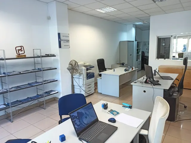 Se alquila local oficina en Avenida Los Majuelos - foto 2