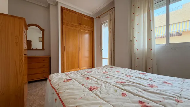 Piso en venta en Playa del Acequión (Torrevieja) - 2 habitaciones, vistas al mar, esquina y ascensor — 12