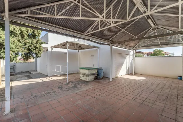 CASA CON NEGOCIO EN ALHENDIN — 4