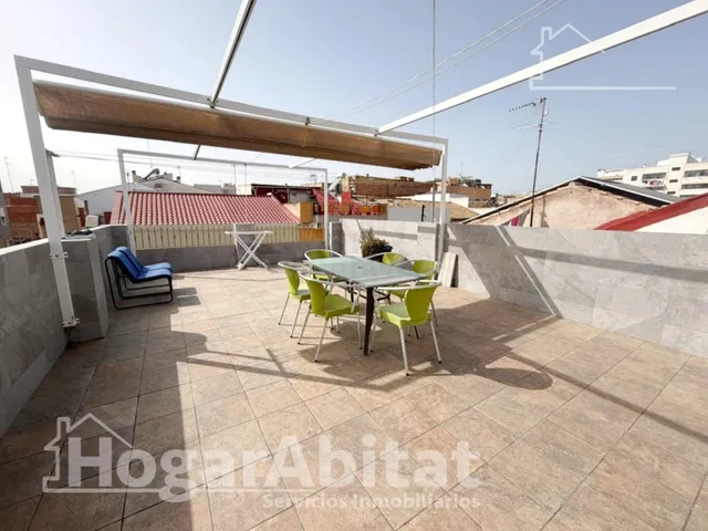 AMPLIA CASA CON TERRAZA CERCA DEL AYUNTAMIENTO - foto 2