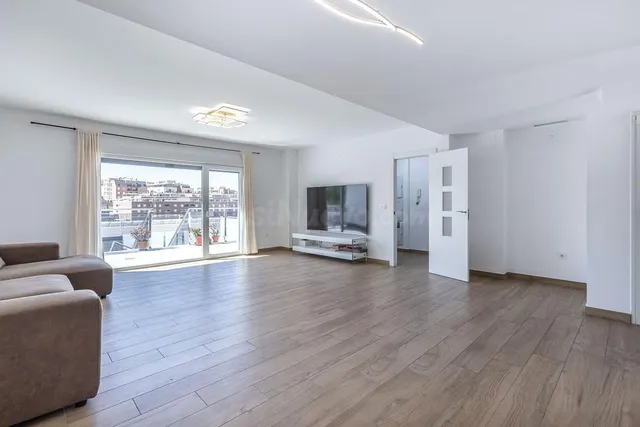 Vivienda de lujo en Urbanización SERRALLO HILLS. — 3
