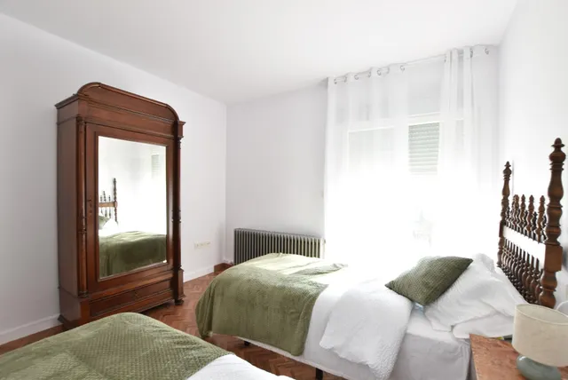 JUNTO CUESTA ESCORIAZA — 36