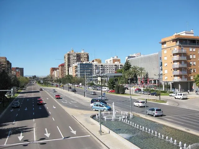 Excelente piso de 4 habitaciones y 2 baños con terraza en Avenida del Cid — 11