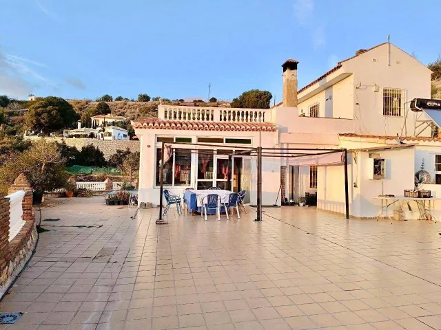 Exclusiva Finca con Vistas al Mar en Las Zorreras: Oasis Nat
