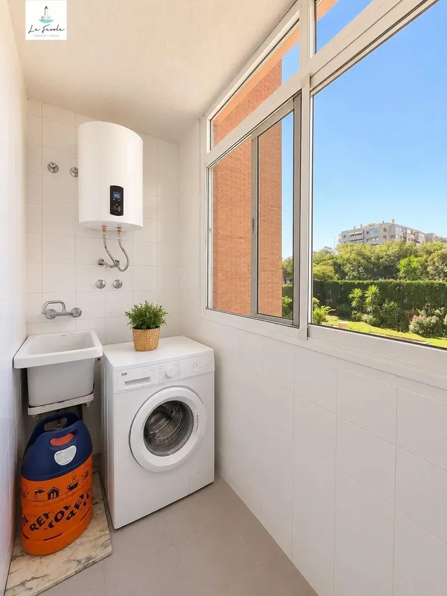 Habitación en residencial con jardines en teatinos (malaga) — 11