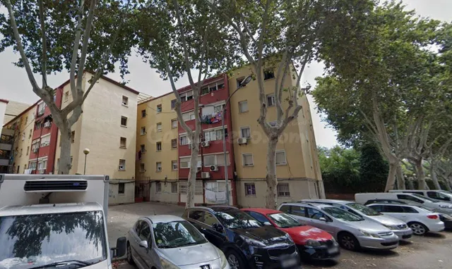Venta de Piso OKUPADO en Badalona (Barcelona) - foto 3