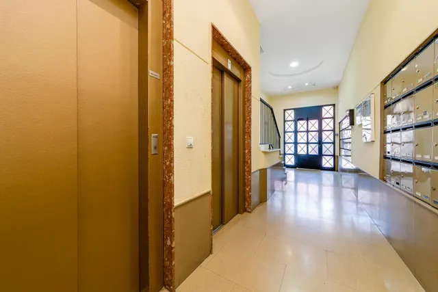 Apartamento 2 dormitorios con parking y piscina comunitaria en Torrevieja — 19