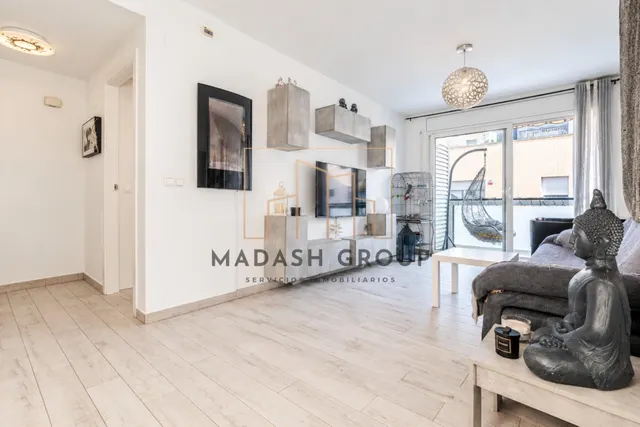 Ático totalmente reformado con terraza y solárium de 45 m2 en Vila-seca — 10