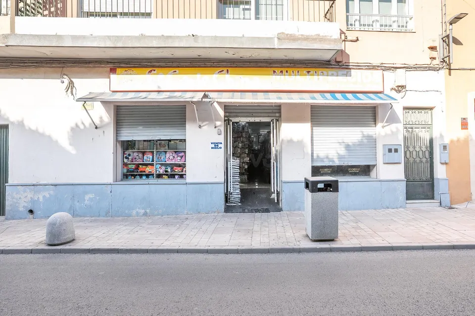 HUERCAL ALMERIA - PUEBLO: LOCAL COMERCIAL CON ALMACEN/COCHERA