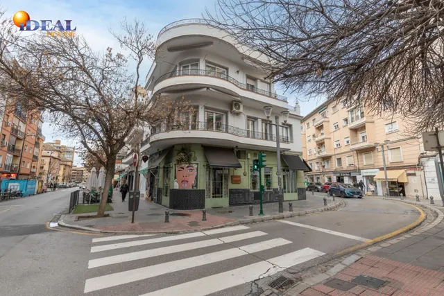EXCLUSIVO PISO DE LUJO EN PLENO CENTRO DE GRANADA — 47