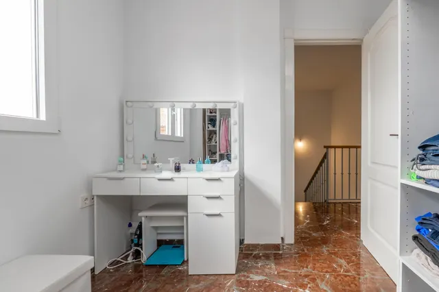 Encantadora Casa Reformada en Ogijares con Vistas y Espacios para Disfrutar — 21