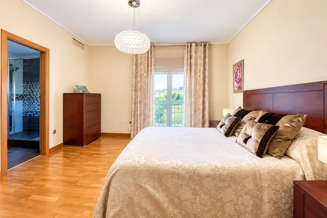 Espectacular chalet con piscina en orihuela centro — 24
