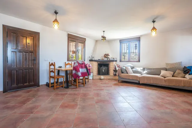 Casa con parcela en perfecto estado — 24
