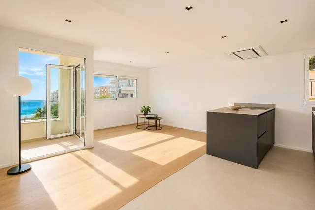Apartamento recién reformado con vistas al mar y al puerto d - foto 3