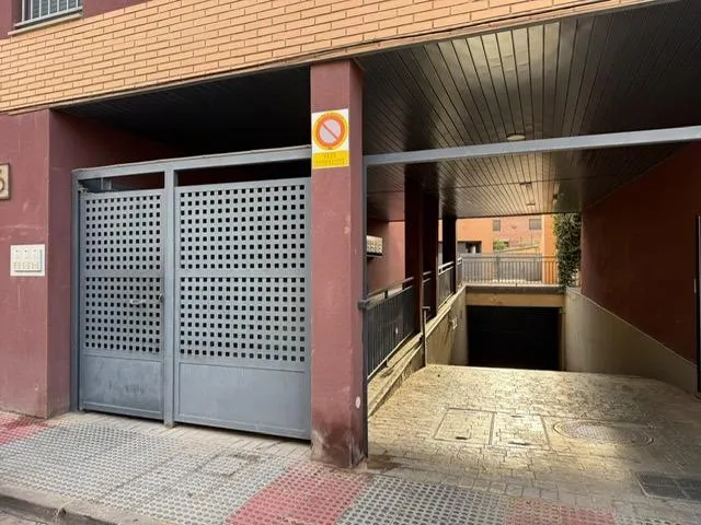 Piso con 2 plazas de garaje y trastero en C/ Tajada (Pedrola) — 23