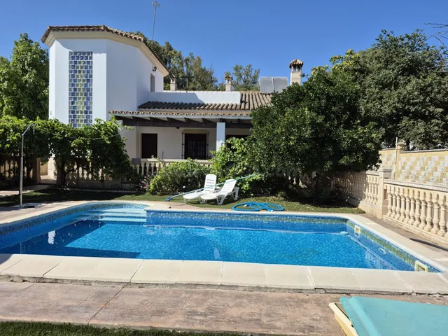 SE VENDE CHALET EN ZONA JUNTA DE LOS RÍOS - foto 3