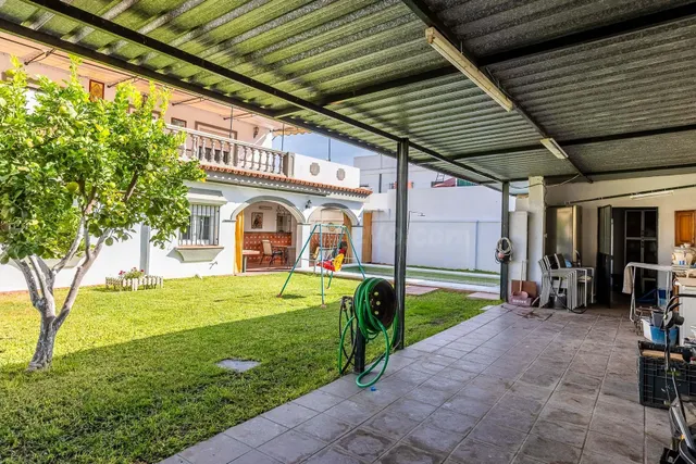 Espaciosa vivienda pareada con jardín, piscina, garaje y gran terraza en Mairena del Aljarafe — 4
