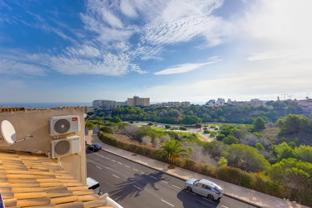 Luminoso apartamento, con gran solárium privado y vistas, en "La Mata", Torrevieja — 37