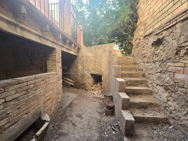Oportunitat al centre de Tàrrega: Casa per reformar amb terrassa, pati i gran potencial — 2