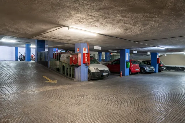 Parking 9m² en alquiler - Casc Antic — 13