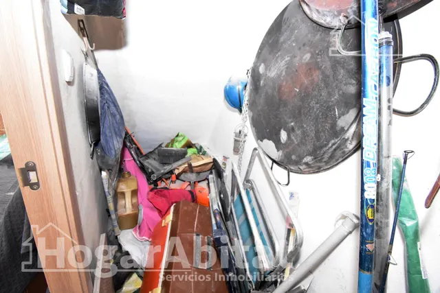 AMPLIO Y ACOGEDOR JUNTO AL PARQUE DE LUIS VIVES — 23