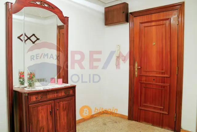Piso grande para reformar en C/Verbena - foto 2