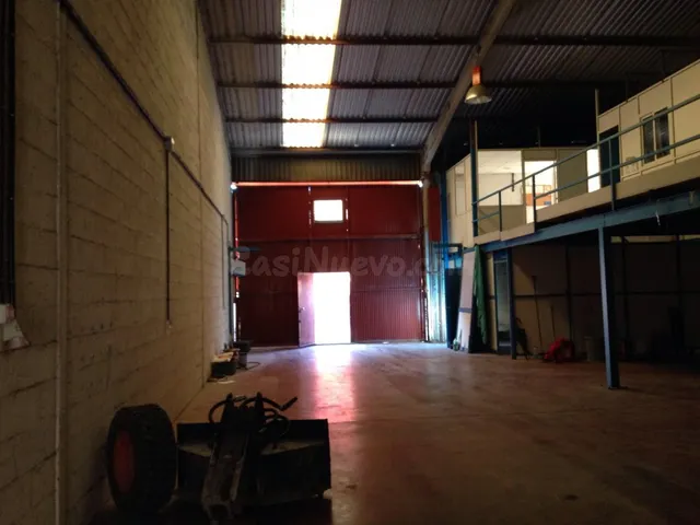 Nave industrial 375m² en alquiler - Alcala de Guadaira - foto 2