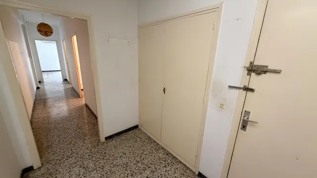 PISO EN LES CORTS — 12