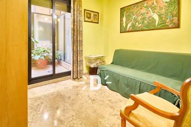 SE ALQUILA BONITA VIVIENDA EN BENETUSSER — 26