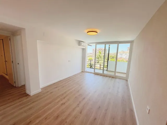 Piso en venta en Avenida de la Telefónica — 6