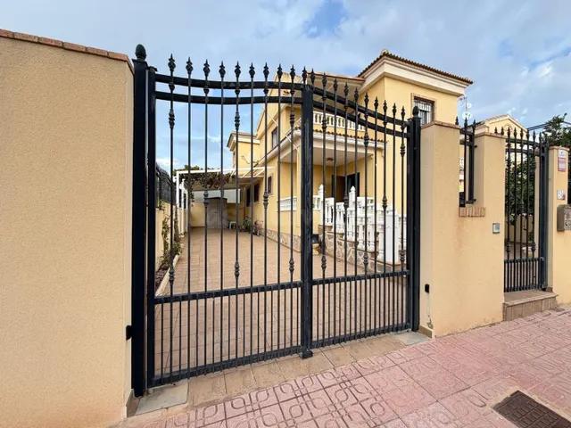 Villa 4 habitaciones 133m² en venta - Lomas de Don Juan — 4