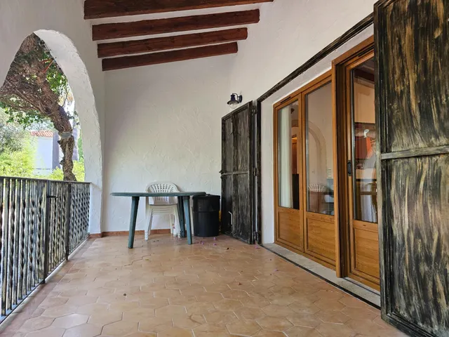 Alquiler anual  Chalet en zona Santa Lucía, con amplia parcela y todas las comodidades — 25