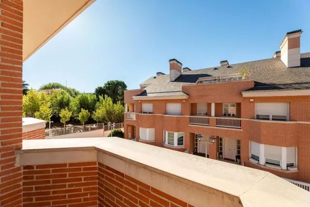 Chalet Adosado en Pozuelo De Alarcón — 20
