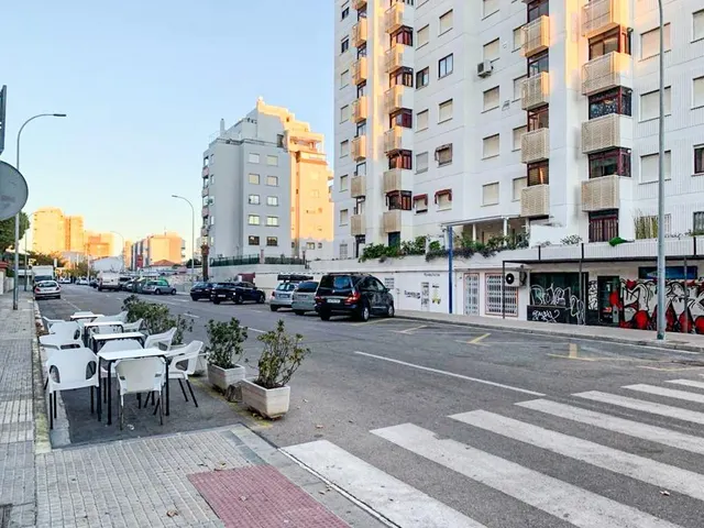 Local COMERCIAL en la playa de Gandia, en C/La Rabida - foto 3