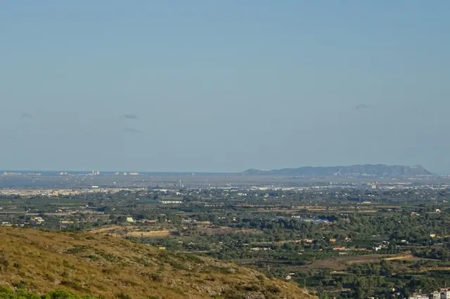 Deja de imaginar y construye la vivienda de tus sueños con vistas panorámicas y proyecto viable" — 21