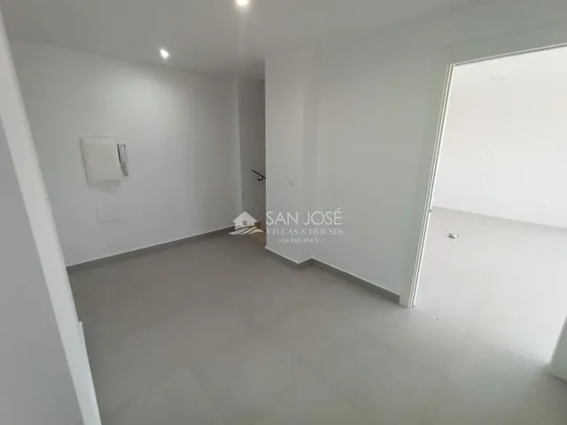 Se vende Villa con piscina en Cañada de la Leña — 14