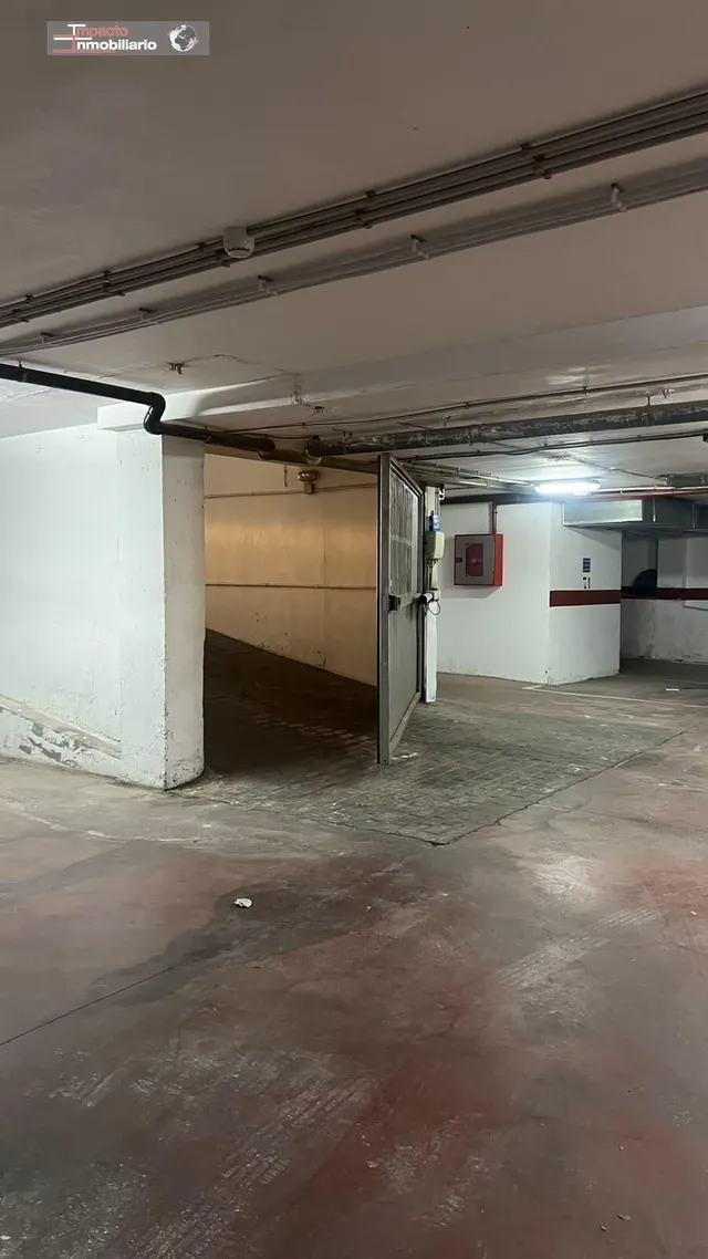 PLAZA DE PARKING, VERA — 18