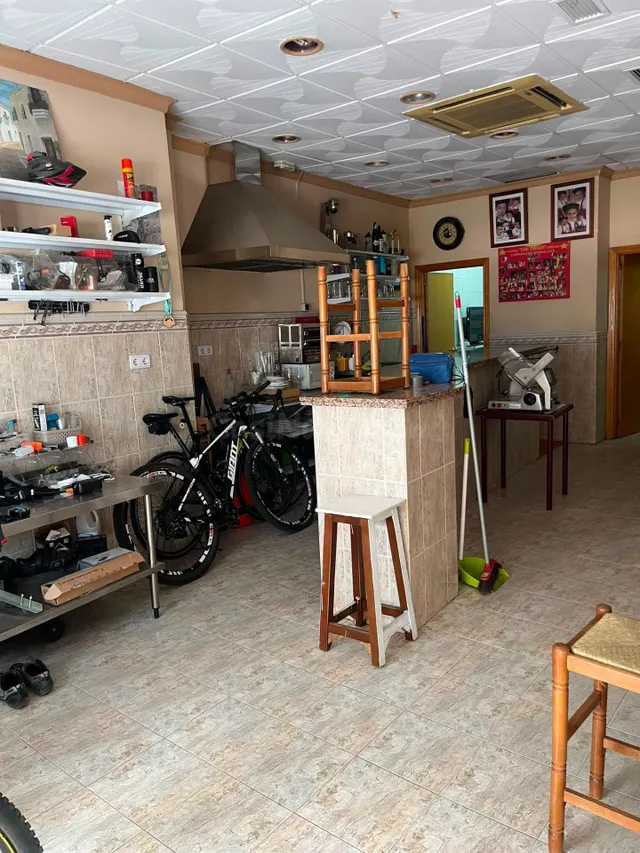 NEGOCIO EN ZONA INMEJORABLE — 2