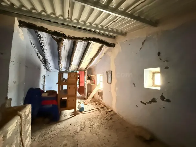 Finca rústica con casa, pajar y corrales en Benabarre - foto 4