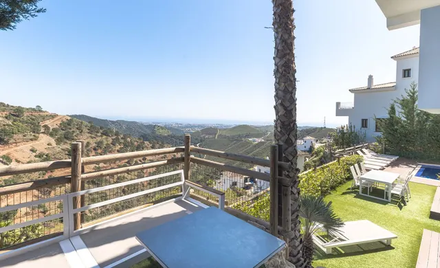 Chalet 5 habitaciones 336m² en venta - Costa del Sol — 4