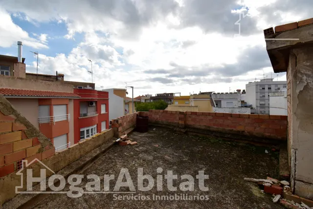 Gran patio privado y proyecto para diseñar tu casa unifamiliar en el centro urbano — 13