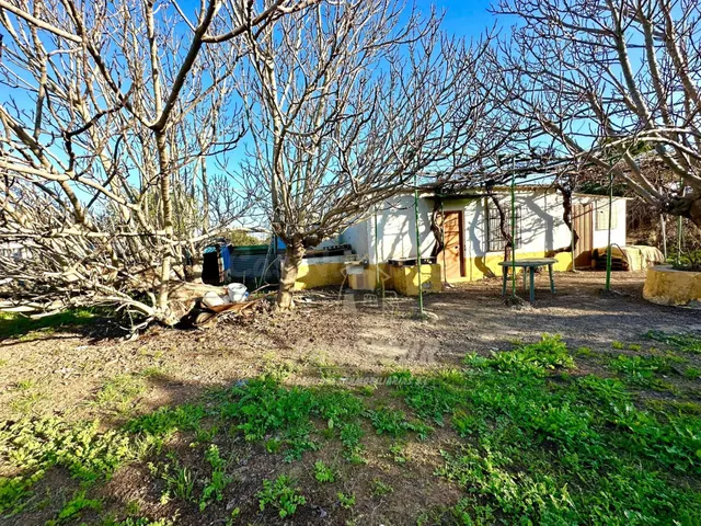 ZONA HIGUERON - Parcela con salon, trastero y baño con agua  - foto 2