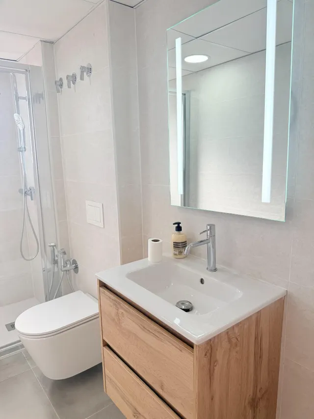 TOTALMENTE REFORMADO  A ESTRENARE, PISO EN BUENA ZONA,   EXTERIOR, MUY LUMINOSO. — 27