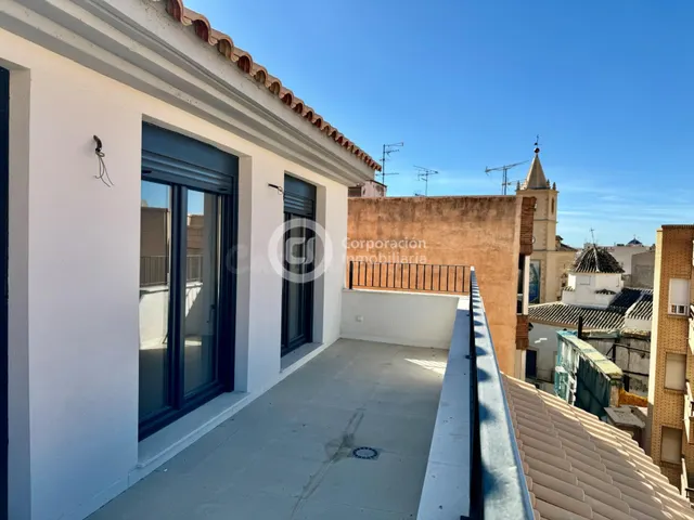 Ático de 2 dormitorios con 2 terrazas en el centro de Lorca - foto 3